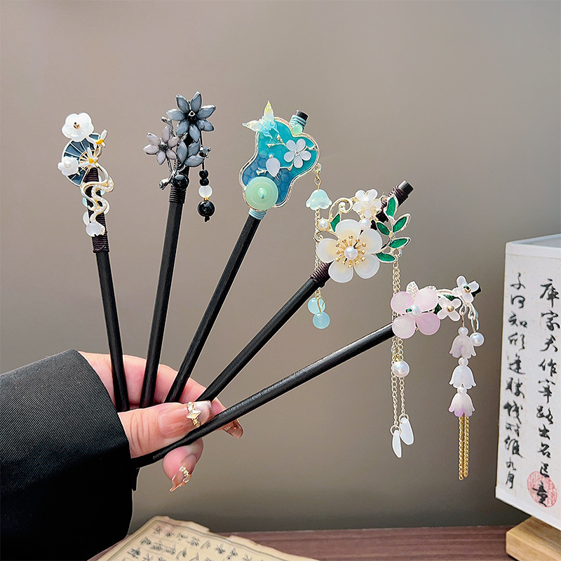 Hanbok Hair Pin - Classico Bastoncino per Capelli con Nappa,
